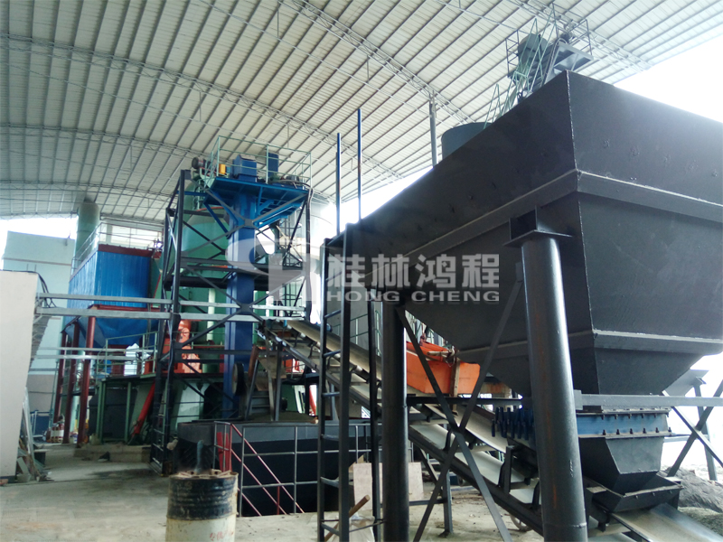 鐵礦粉，磨粉生產(chǎn)線，立式磨粉機，鐵礦粉磨粉機，立磨，磨粉機械，磨粉設(shè)備，桂林鴻程