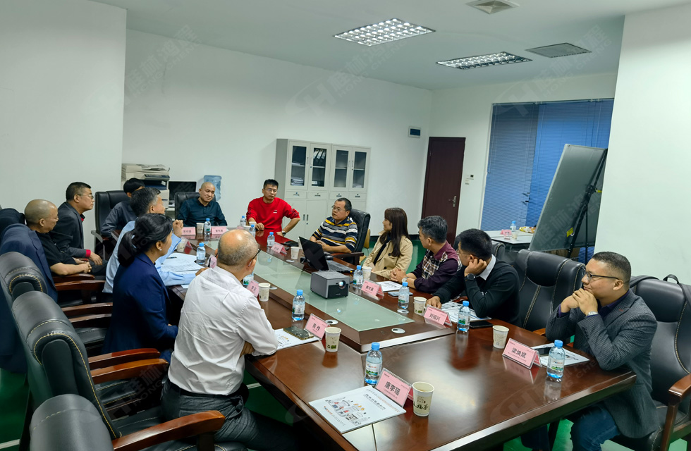 廣西塑料行業(yè)協(xié)會(huì)一行蒞臨桂林鴻程參觀指導(dǎo)！