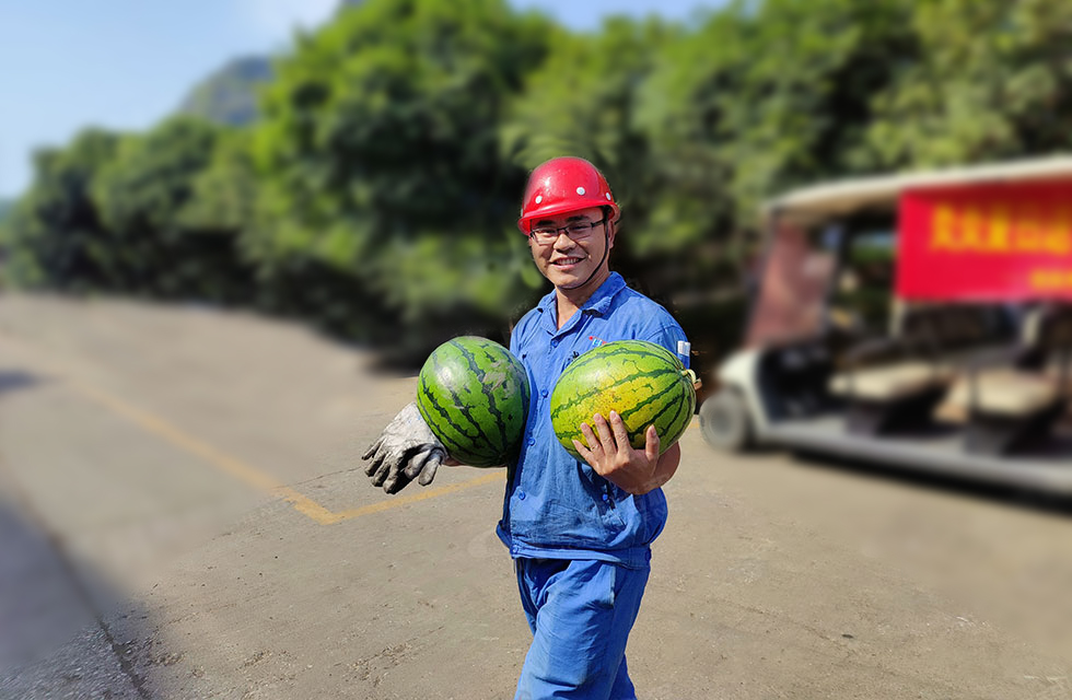 夏日送清涼，溫情暖人心！桂林鴻程工會(huì)開展“夏日送清涼”慰問活動(dòng)